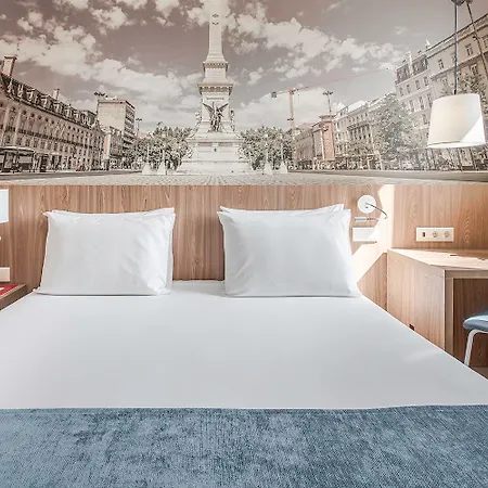 Готель Exe Saldanha